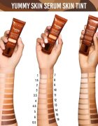 Danessa Myricks Beauty Yummy Skin Serum Skin Tint hydratační make-up s vyhlazujícím účinkem odstín 15 - Deep with Neutral Undertones 45 ml