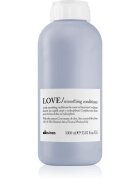 Davines Essential Haircare LOVE Smoothing Conditioner uhlazující kondicionér pro nepoddajné a krepatějící se vlasy 1000 ml