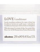 Davines Essential Haircare LOVE Smoothing Conditioner uhlazující kondicionér pro nepoddajné a krepatějící se vlasy 250 ml