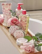 Dermacol Flower Care Rose cukrový tělový peeling 200 g