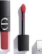 DIOR Rouge On Stage Ink Blur Matte Neobtiskující se tekutá rtěnka – Vyhlazující matný finiš odstín 558 Rosewood Star 6 ml