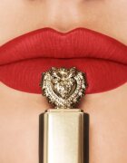 Dolce&Gabbana Flawless Everkiss Liquid Lip Mini matná tekutá rtěnka odstín 405 Devotion - Perfect Vibrant Red 3 ml