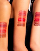 Dolce&Gabbana Rose Dew Lip Bite dlouhotrvající tekutá rtěnka s hydratačním účinkem odstín 04 Flirty Red - True Red 6 ml