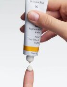 Dr. Hauschka Facial Care lehký krém z růže 30 ml