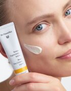 Dr. Hauschka Facial Care Rose Day Cream Light lehký krém z růže 30 ml