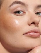 Dr. Hauschka Make-Up Lip to Cheek multifunkční líčidlo na rty a tváře odstín 04 gold 6.1 g