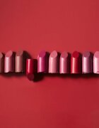 Dr. Hauschka Make-Up Lipstick vyživující rtěnka odstín 26 hibiscus 4.1 g