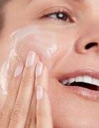Elemis Dynamic Resurfacing Facial Wash čisticí gel s vyhlazujícím efektem 200 ml