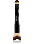 Elizabeth Arden Dual End Foundation Brush štětec na aplikaci make-upu 1 ks