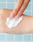Elizavecca Milky Piggy White Crow Glacial More Cream rozjasňující hydratační krém 100 ml
