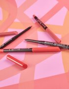 essence 8h Matte Comfort matná tužka na rty s ořezávátkem odstín 03 Soft Beige 03 g