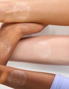 essence BABY GOT DIAMOND rozjasňovač v tyčince 5.4 g