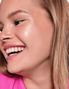 essence BABY GOT GLOW rozjasňující tyčinka pro zářivý lesk odstín 10 Golden Aura 5.5 g