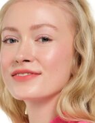 essence Blur Soufflé matná tekutá rtěnka odstín 03 Hot Offline 3.6 ml