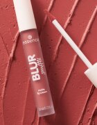 essence Blur Soufflé matná tekutá rtěnka odstín 03 Hot Offline 3.6 ml