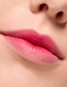 essence Blur Soufflé matná tekutá rtěnka odstín 04 Main Feed 3.6 ml