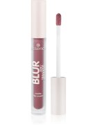 essence Blur Soufflé matná tekutá rtěnka odstín 09 Ghost Typing 3.6 ml