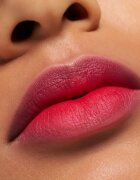 essence Blur Soufflé matná tekutá rtěnka odstín 11 Clickbait 3.6 ml