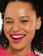 essence Blur Soufflé matná tekutá rtěnka odstín 11 Clickbait 3.6 ml