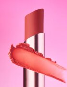 essence Blur Soufflé tónovací balzám na rty s matným efektem odstín 01 Nude Beige 3 g
