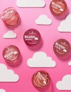 essence BLUSH crush! tvářenka odstín Cherry Kiss 4.5 g