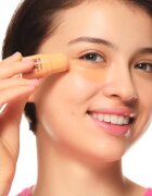 essence BRIGHT EYES! rozjasňující tyčinka na oči odstín 02 Warm Honey 5.5 ml