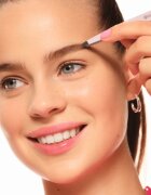 essence Brow Tweezer pinzeta na obočí 1 ks