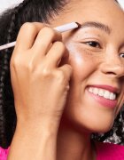 essence Brows on fleek zkosený štětec na obočí 1 ks