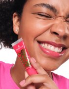 essence Chili Bomb lesk na rty pro větší objem 10 ml