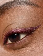 essence COLOUR it! metalická linka na oči odstín 02 Dark Cherry 3 ml