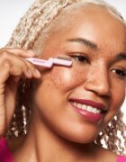 essence Define & shine hřebínek na řasy 1 ks
