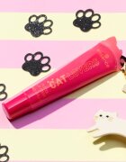 essence DOG GANG OR CAT CREW?!? CAT LOVERS tónovací balzám na rty s peptidy odstín 01 Little Paw 13 ml