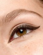 essence Eyeliner Pen oční linky v peru odstín 020 Brown 1.1 ml