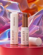 essence Glossy Glaze rtěnka s vysokým leskem odstín 01 Livin La Vida Mocha 1.9 g