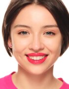 essence Glossy Glaze rtěnka s vysokým leskem odstín 04 Red-dy For The Day 1.9 g