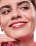essence Hydra Kiss barva na rty odstín 01 Blushing Nude 4 ml