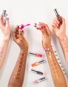 essence Hydra Kiss hydratační olej na rty odstín 07 Classy Glassy 4 ml