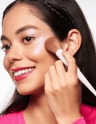 essence It's glow time štětec na tvářenku konturování a rozjasňovač 1 ks