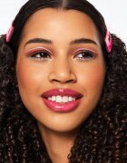 essence Juicy Bomb lesk na rty odstín 107 Glowy Gummy/colour changing 10 ml