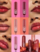 essence Juicy Bomb lesk na rty se zvětšujícím efektem odstín 05 Soft Apricot 2.6 ml