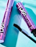 essence Lash Like a Boss řasenka pro objem délku a oddělení řas odstín Ultra Black 95 ml