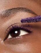 essence Lash PRINCESS řasenka pro efekt umělých řas odstín Purple 12 ml