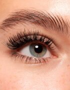 essence LASHES TO IMPRESS umělé řasy s lepidlem 8 ks