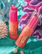 essence LIFE in CORAL rozjasňující tvářenka v tyčince odstín 01 Glowin' Coraltastic Baby! 7 g