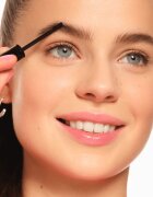 essence Make Me Brow gel na obočí odstín 08 Black Brows 3.8 ml