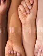 essence milky GLAZED hydratační podkladová báze pod make-up s rozjasňujícím efektem 50 ml