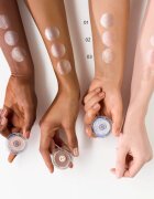 essence mono glitter třpytivé oční stíny odstín 02 Rosy Sparkle 2 g