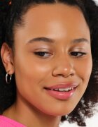 essence mono pearly třpytivé oční stíny odstín 02 Silky Taupe 2 g