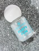 essence PARTY FUN lak na nehty s holografickým efektem se třpytkami odstín 20 5 ml