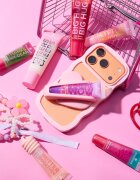 essence Say It With Juicy Big Hug lesk na rty odstín 01 Poppin' Pomegranate 30 ml